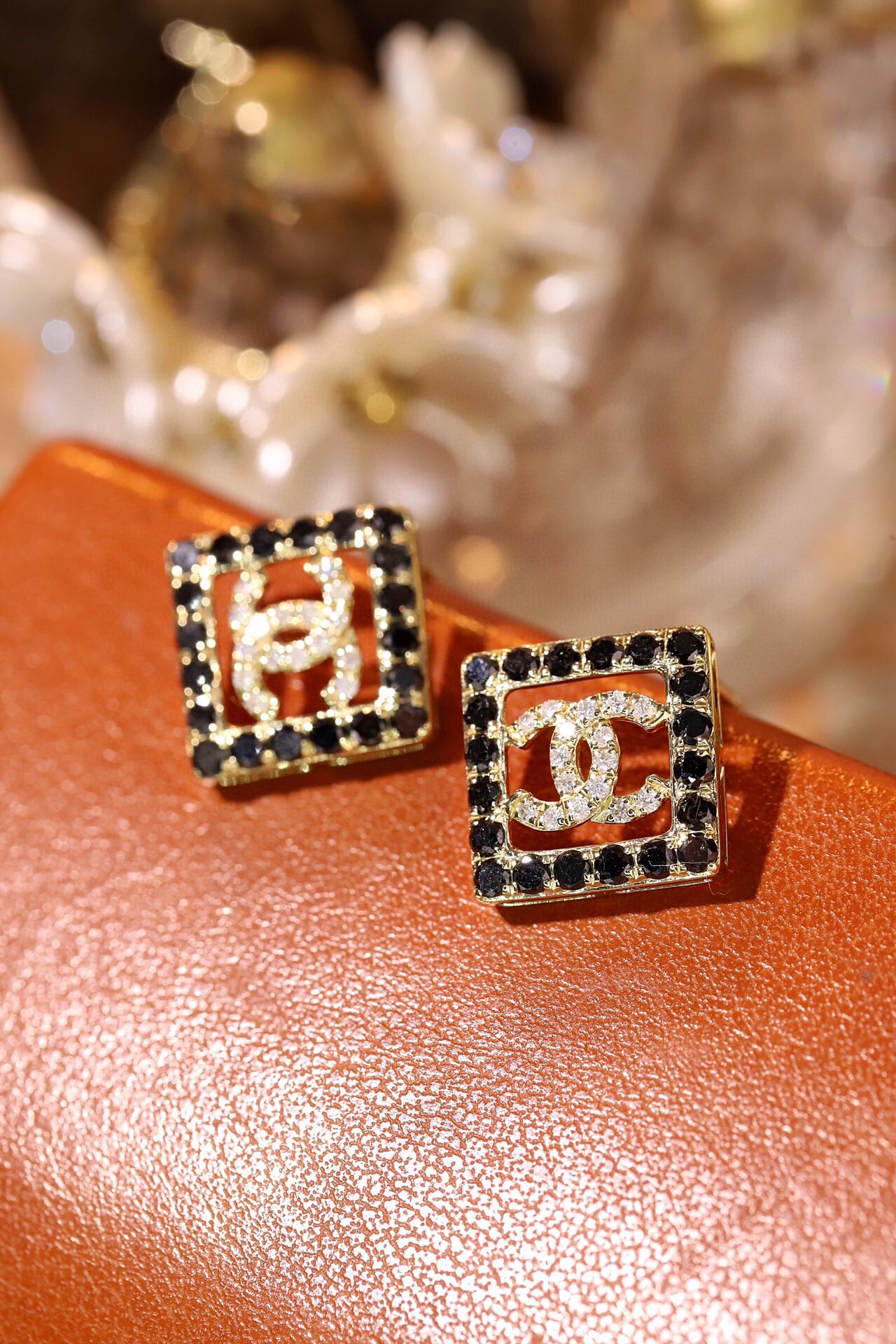 18k Gold Diamond Earrings with 1.30ct Black Diamond