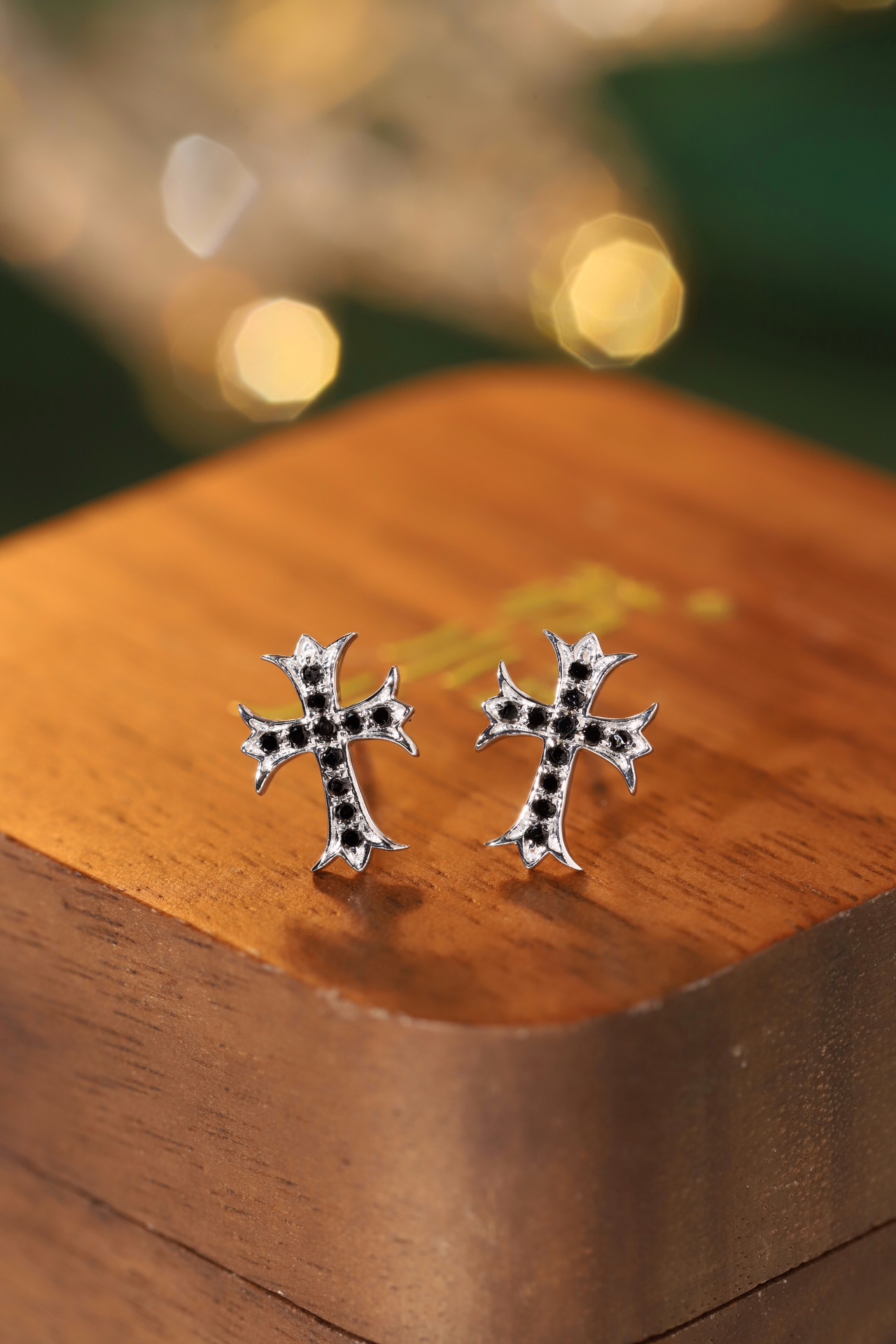 18k Gold Diamond Earrings with Cross Design, Black Diamond weighing 0.16ct