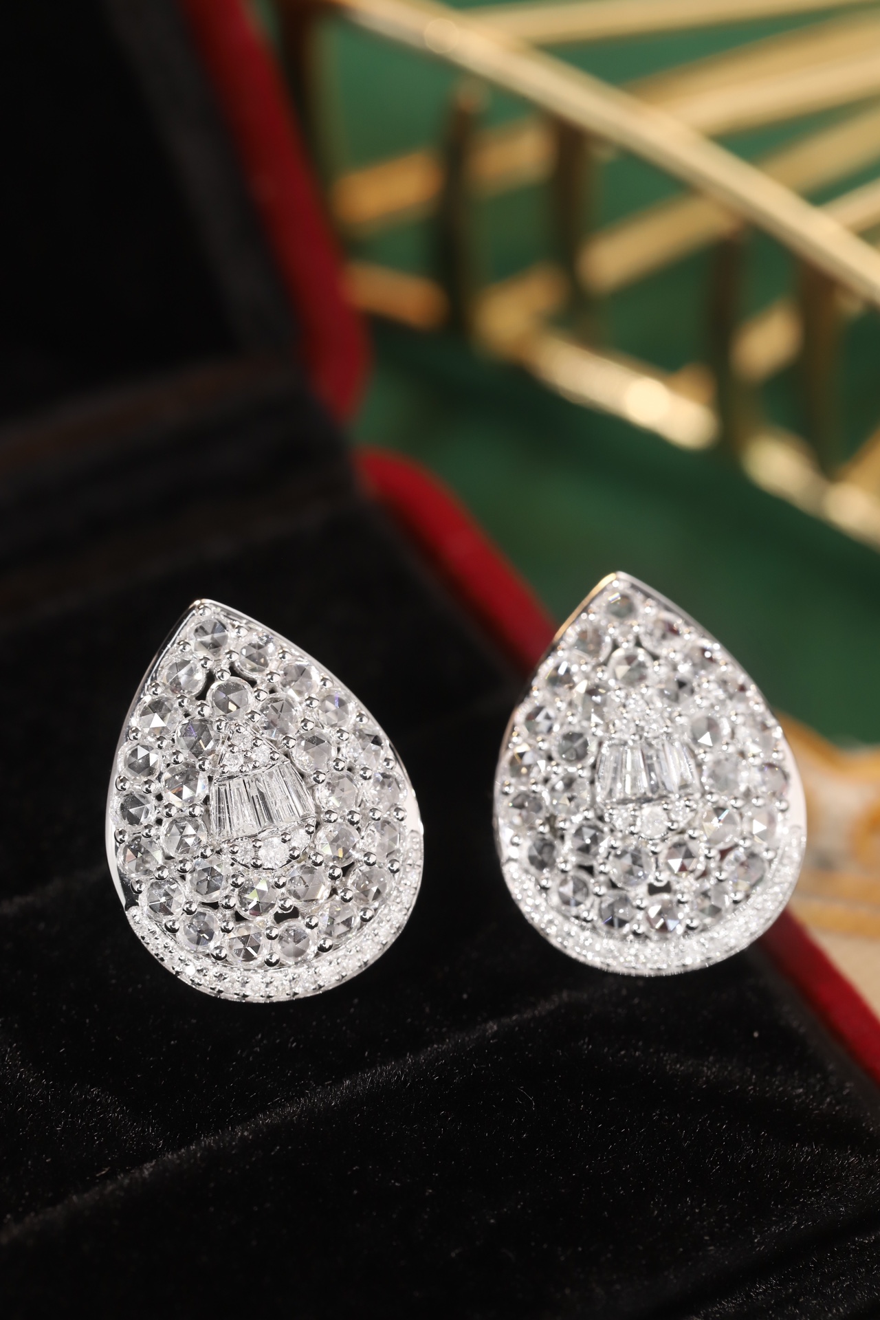 18k Gold Diamond Earrings with 1.0ct Natural Diamonds