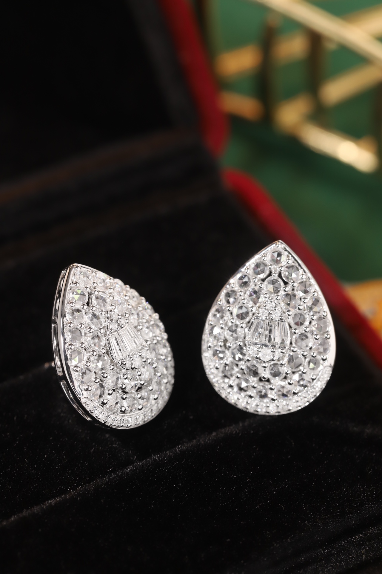 18k Gold Diamond Earrings with 1.0ct Natural Diamonds