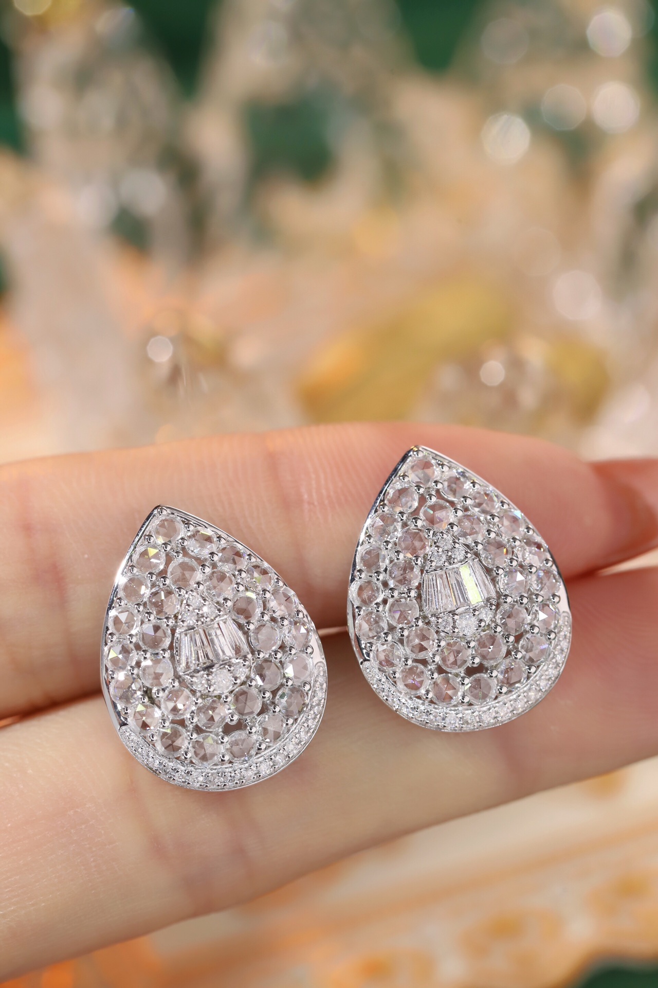 18k Gold Diamond Earrings with 1.0ct Natural Diamonds