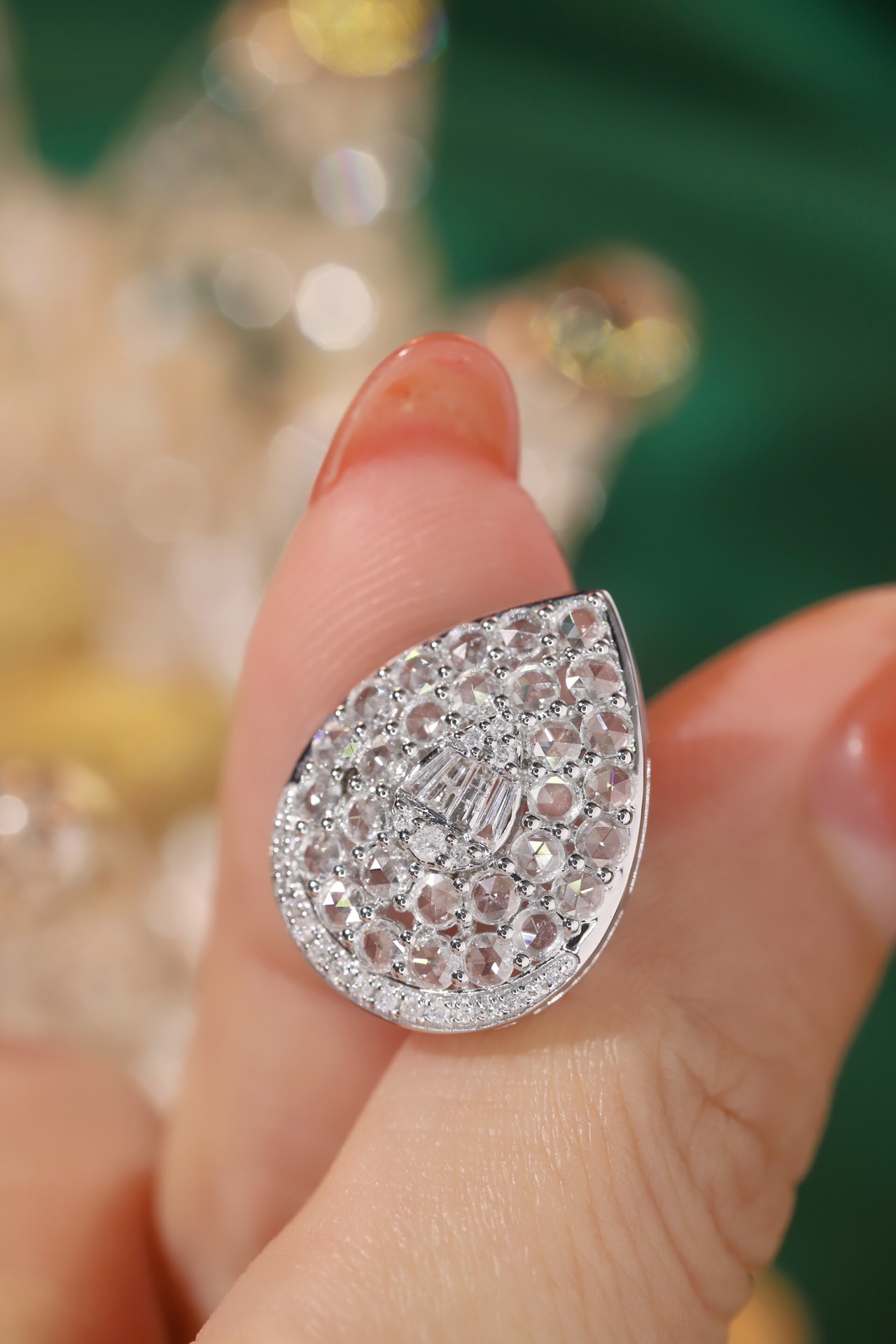 18k Gold Diamond Earrings with 1.0ct Natural Diamonds