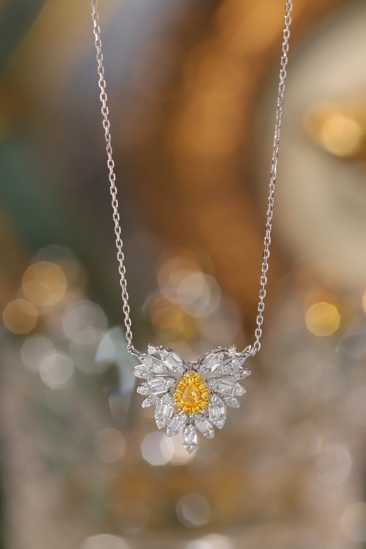 [Copy]18k Gold Necklace, Yellow Diamond Necklace, Stylish Design, 0.25ct Diamond