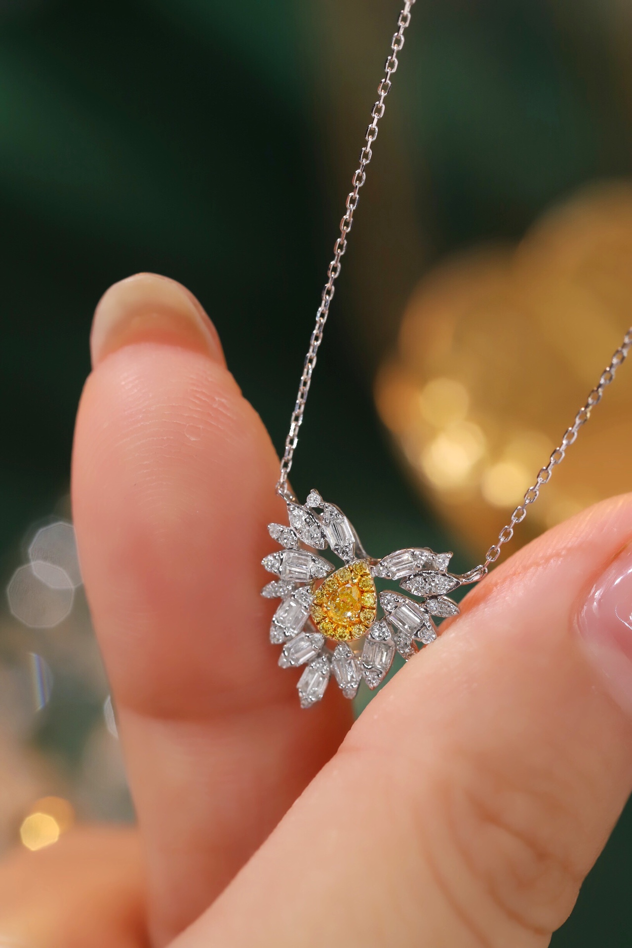 [Copy]18k Gold Necklace, Yellow Diamond Necklace, Stylish Design, 0.25ct Diamond