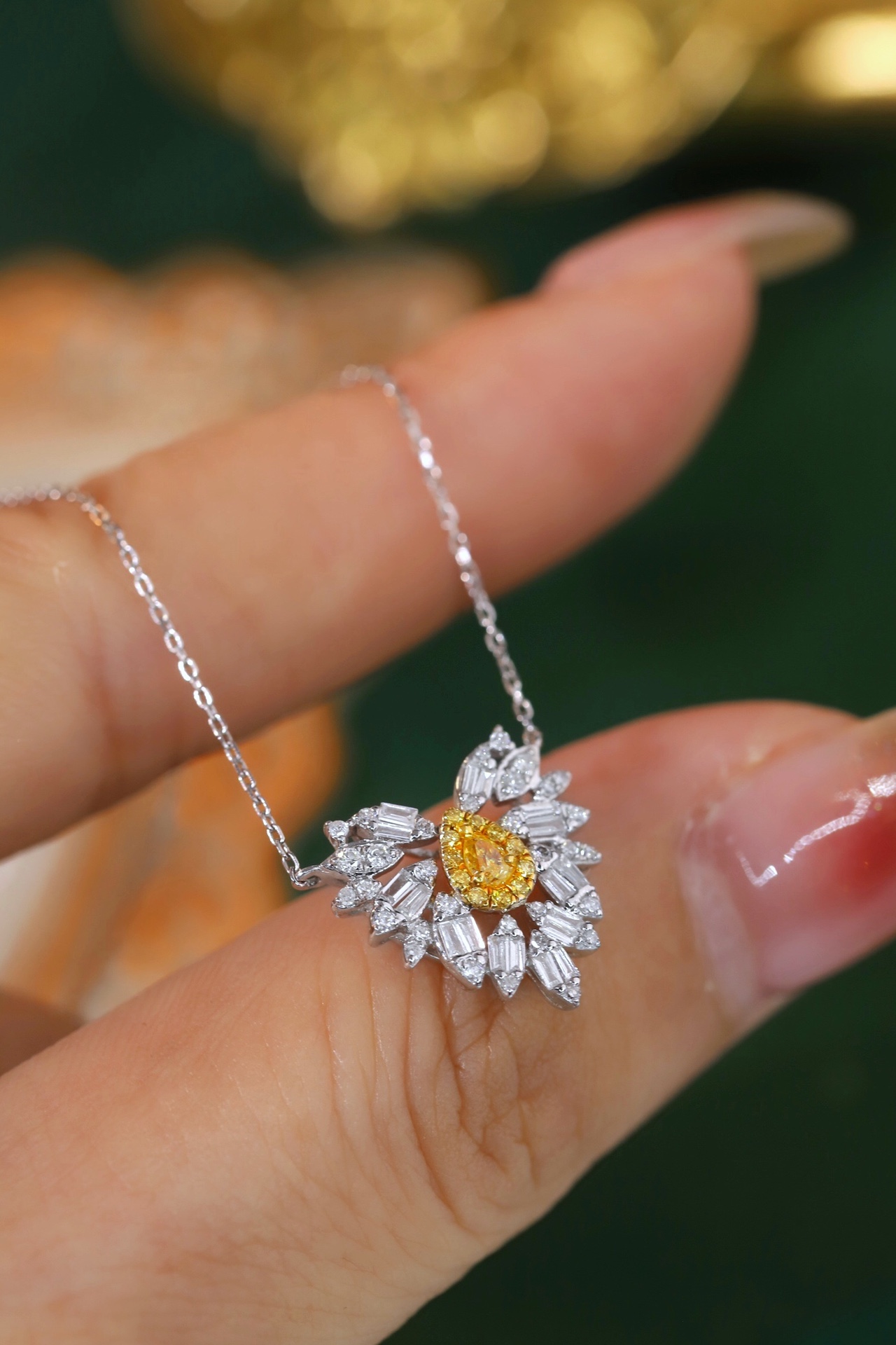 [Copy]18k Gold Necklace, Yellow Diamond Necklace, Stylish Design, 0.25ct Diamond