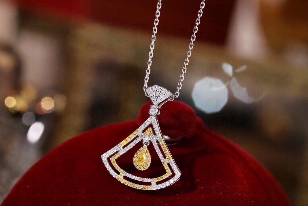[Copy]18k gold necklace with yellow diamonds, natural diamond weighing 0.56ct