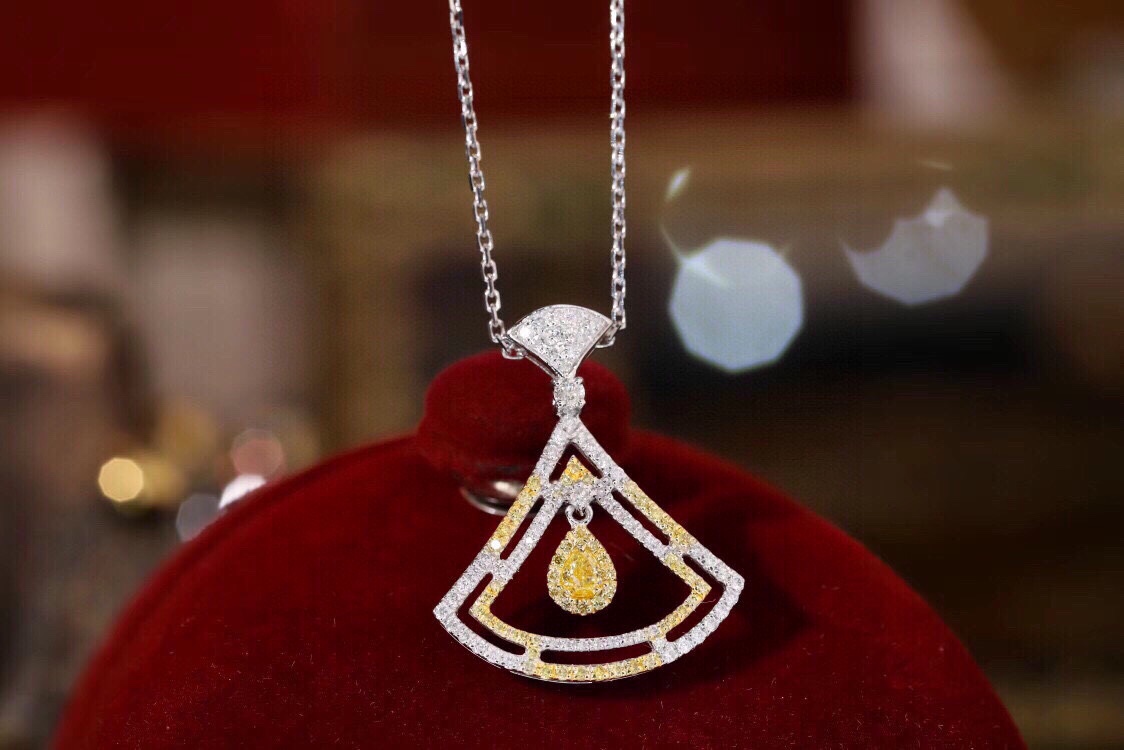 [Copy]18k gold necklace with yellow diamonds, natural diamond weighing 0.56ct