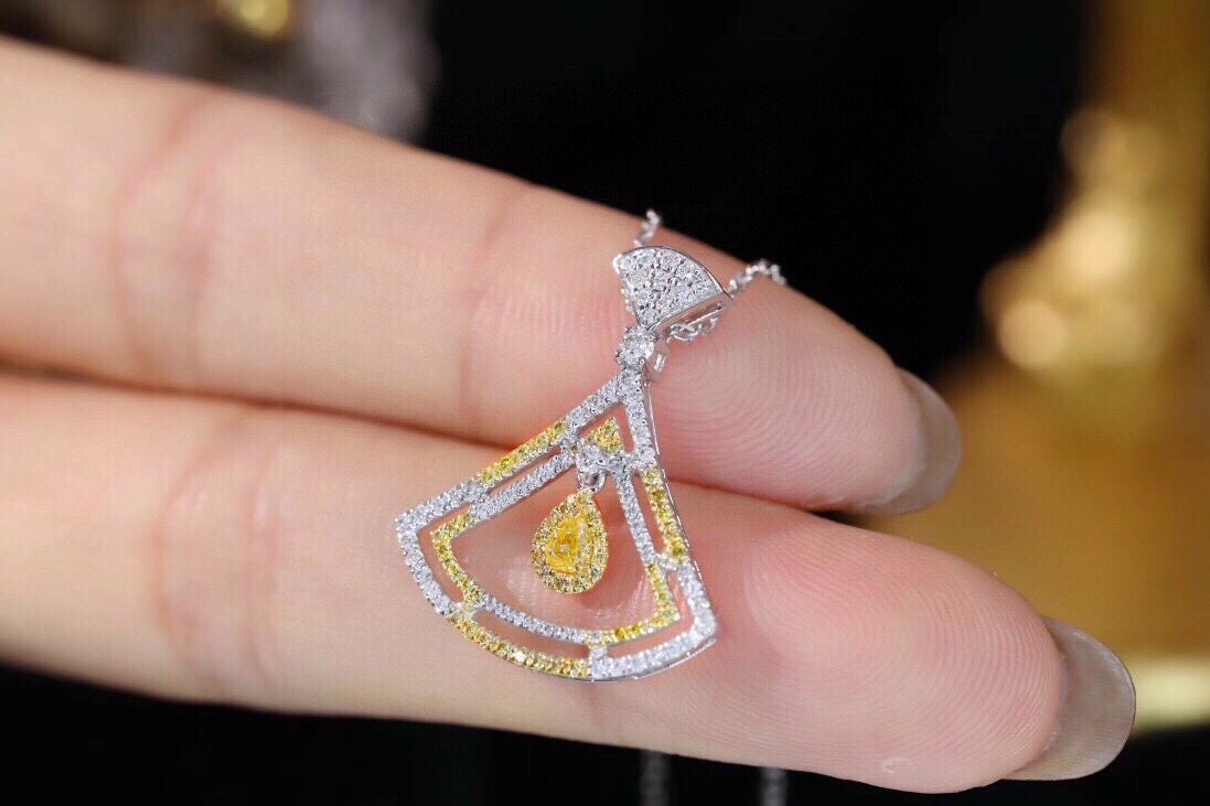 [Copy]18k gold necklace with yellow diamonds, natural diamond weighing 0.56ct