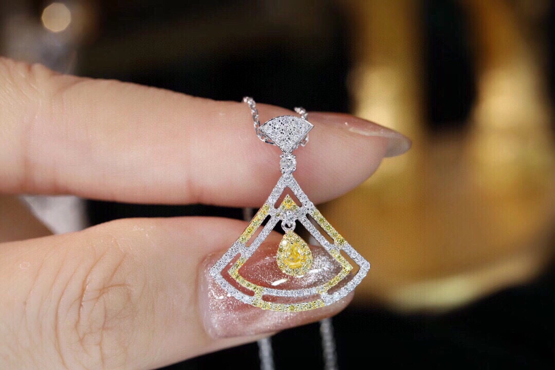 [Copy]18k gold necklace with yellow diamonds, natural diamond weighing 0.56ct