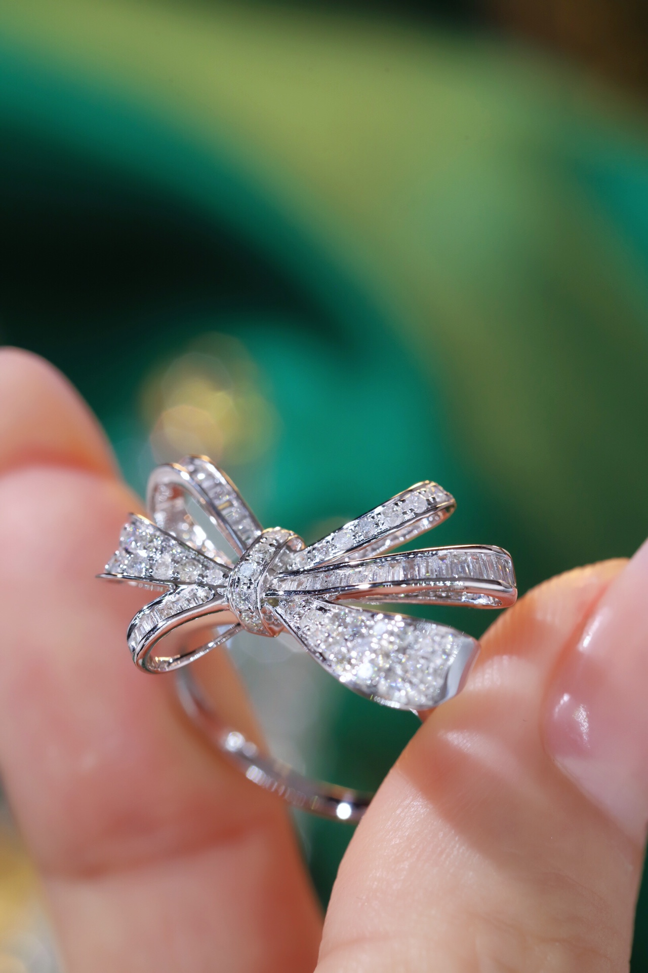 18K Gold 1ct Natural Diamond Uneven Butterfly Ring Design