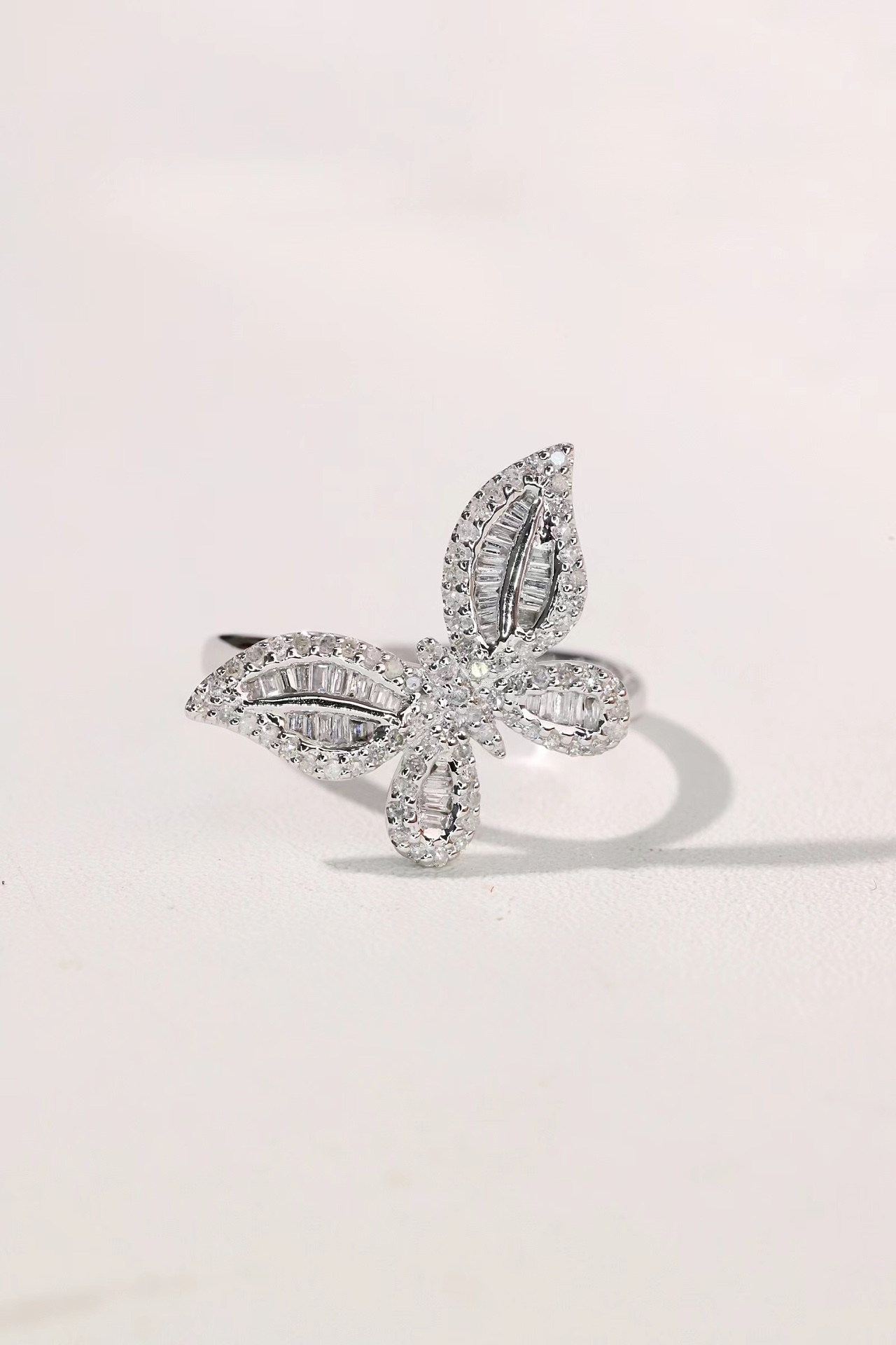18K Gold 0.4 ct Lab Grown Diamond Butterfly Ring 