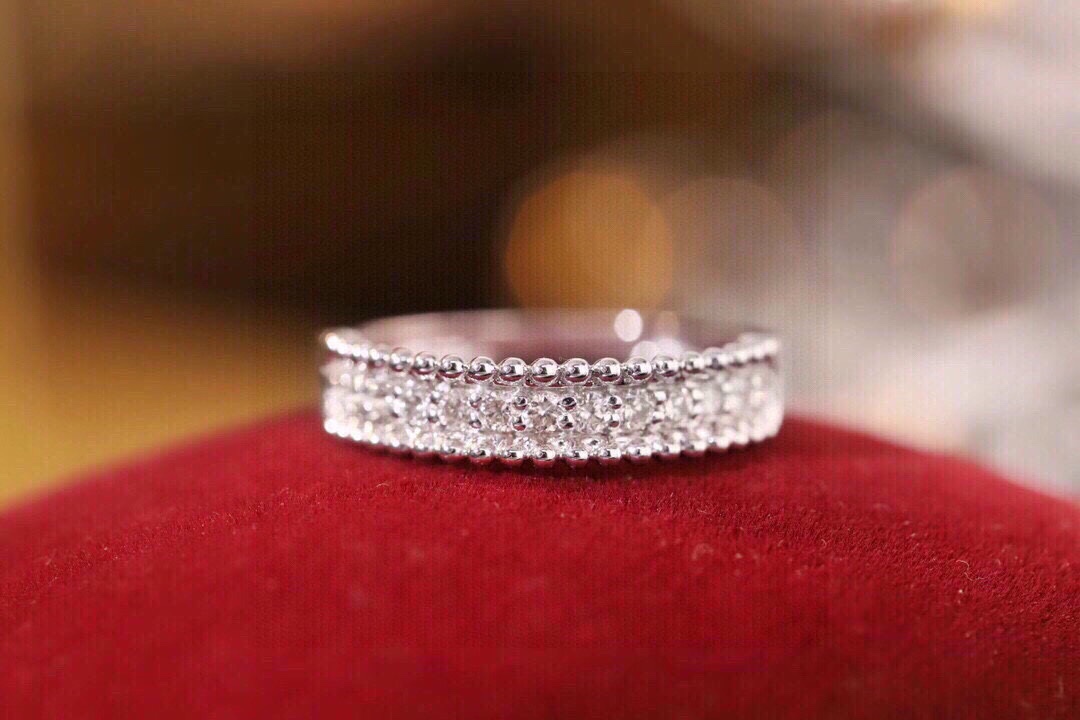 18K Gold  Multi Row Round Ring 0.33ct  Premium Cut Shiny Natural Diamond