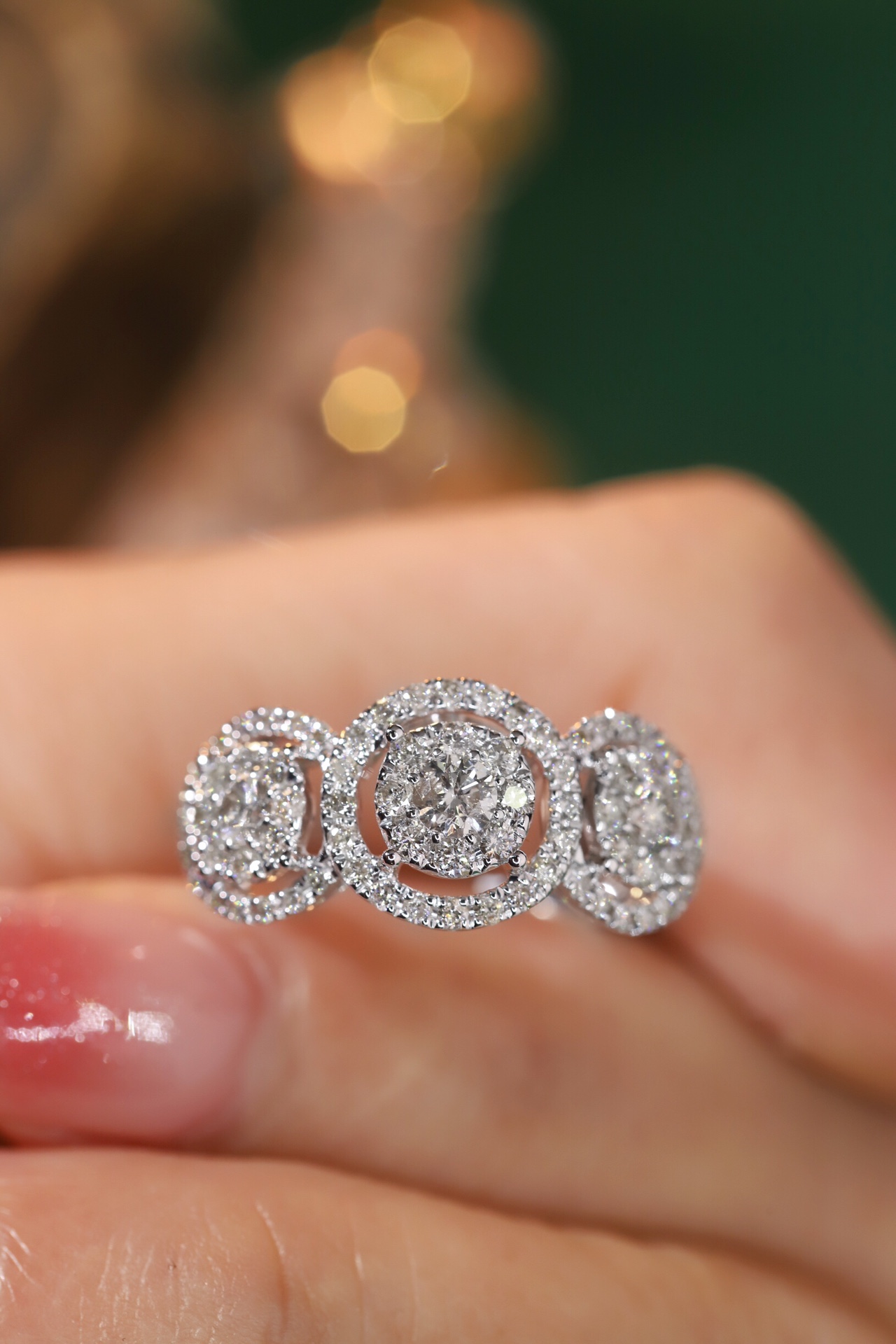 18K Gold Triangular Round Ring 0.85ct  Annular Natural Diamond