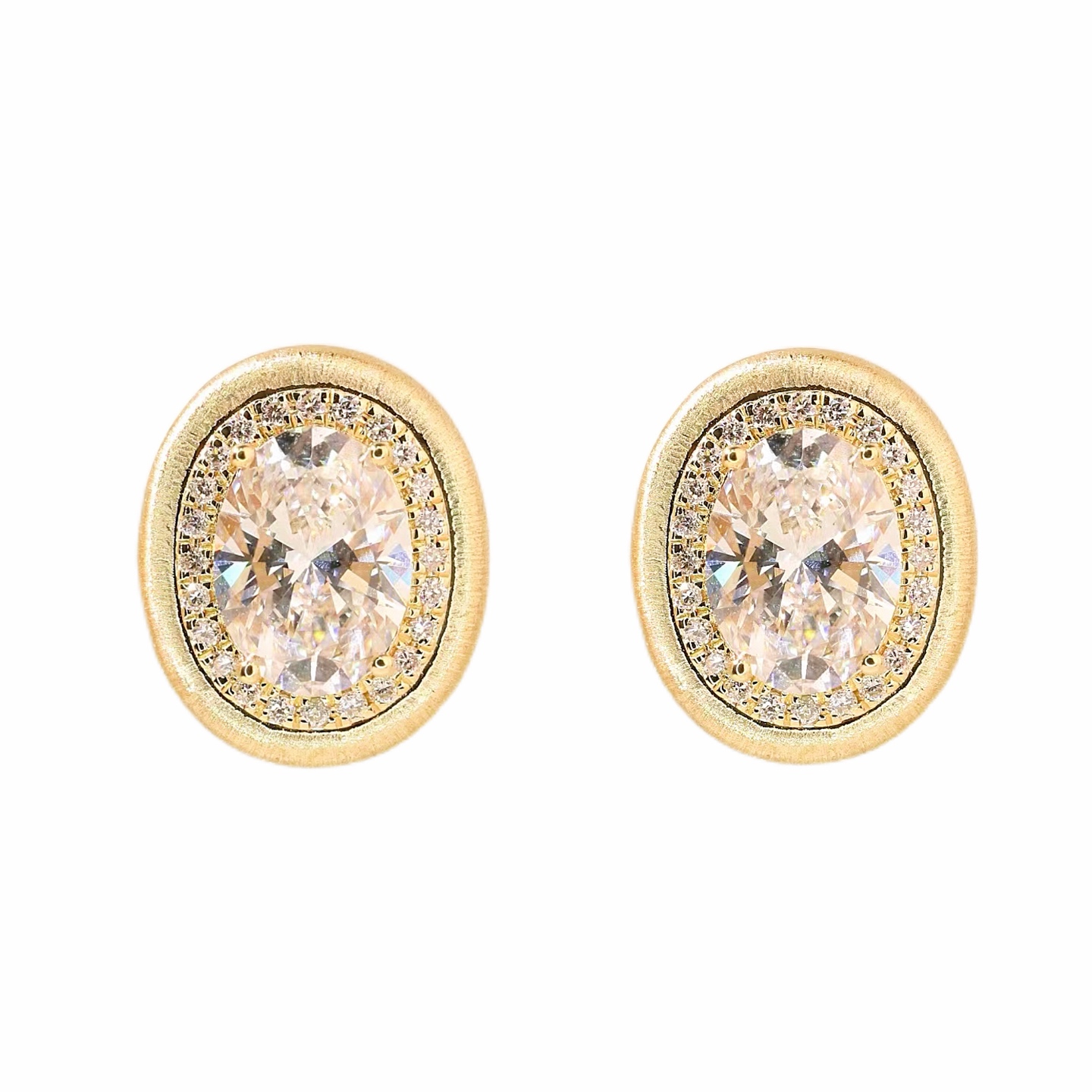 10k gold diamond earrings, 2.20ct lab-grown diamonds, luxurious earrings