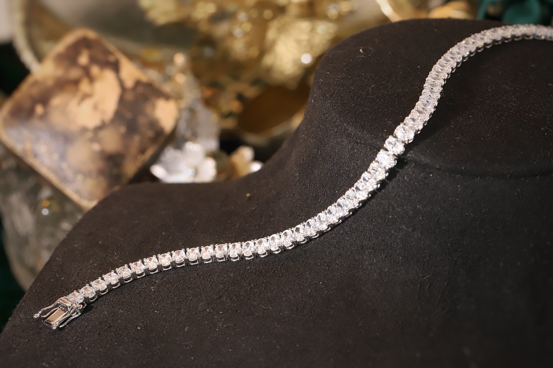 10k Gold Diamond Bracelet with 7.9ct Full Pave Oval Diamond Bracelet