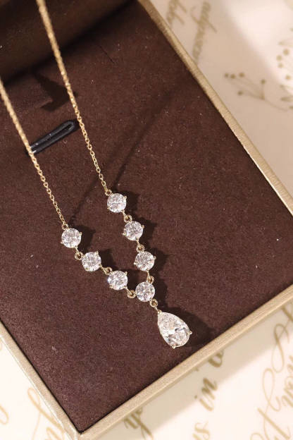 10k gold diamond necklace with a lab-grown diamond of 3ct