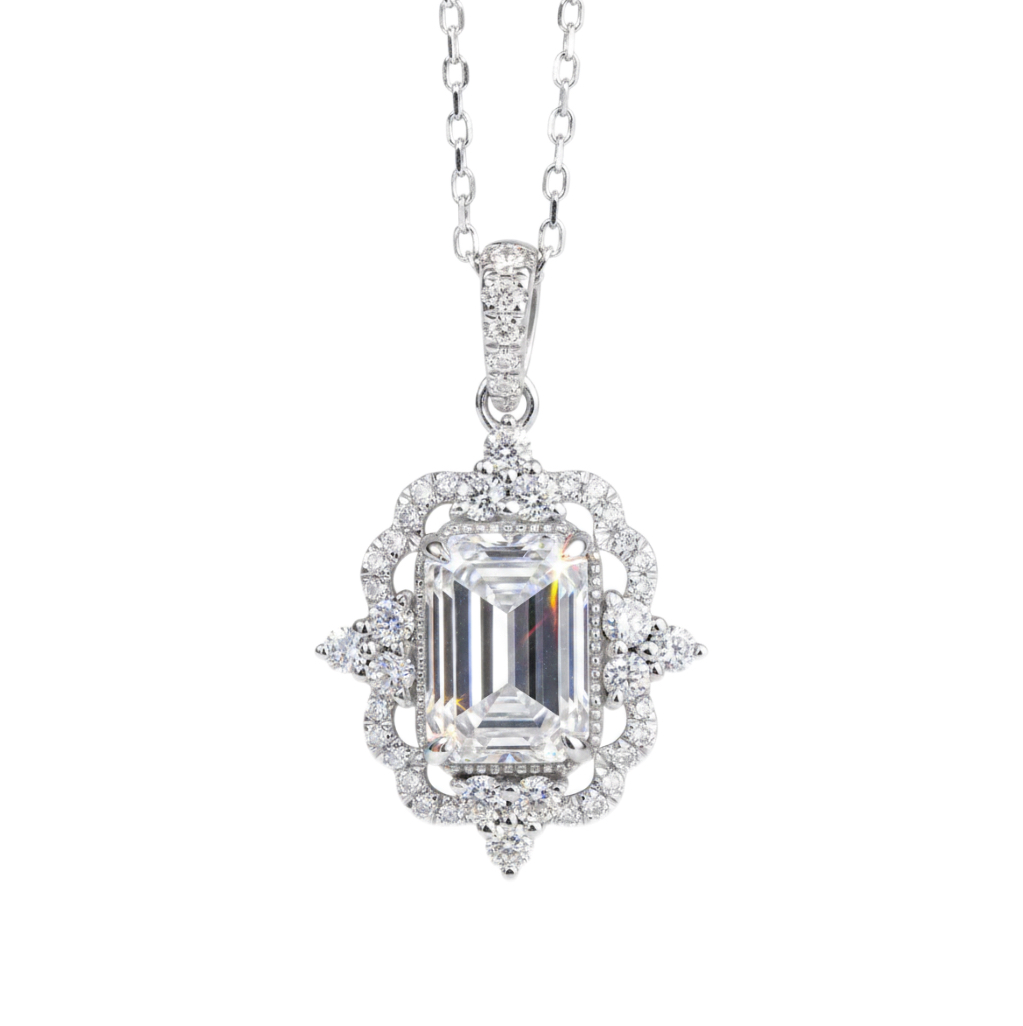 10k gold diamond necklace with a lab-grown diamond of 2.50ct