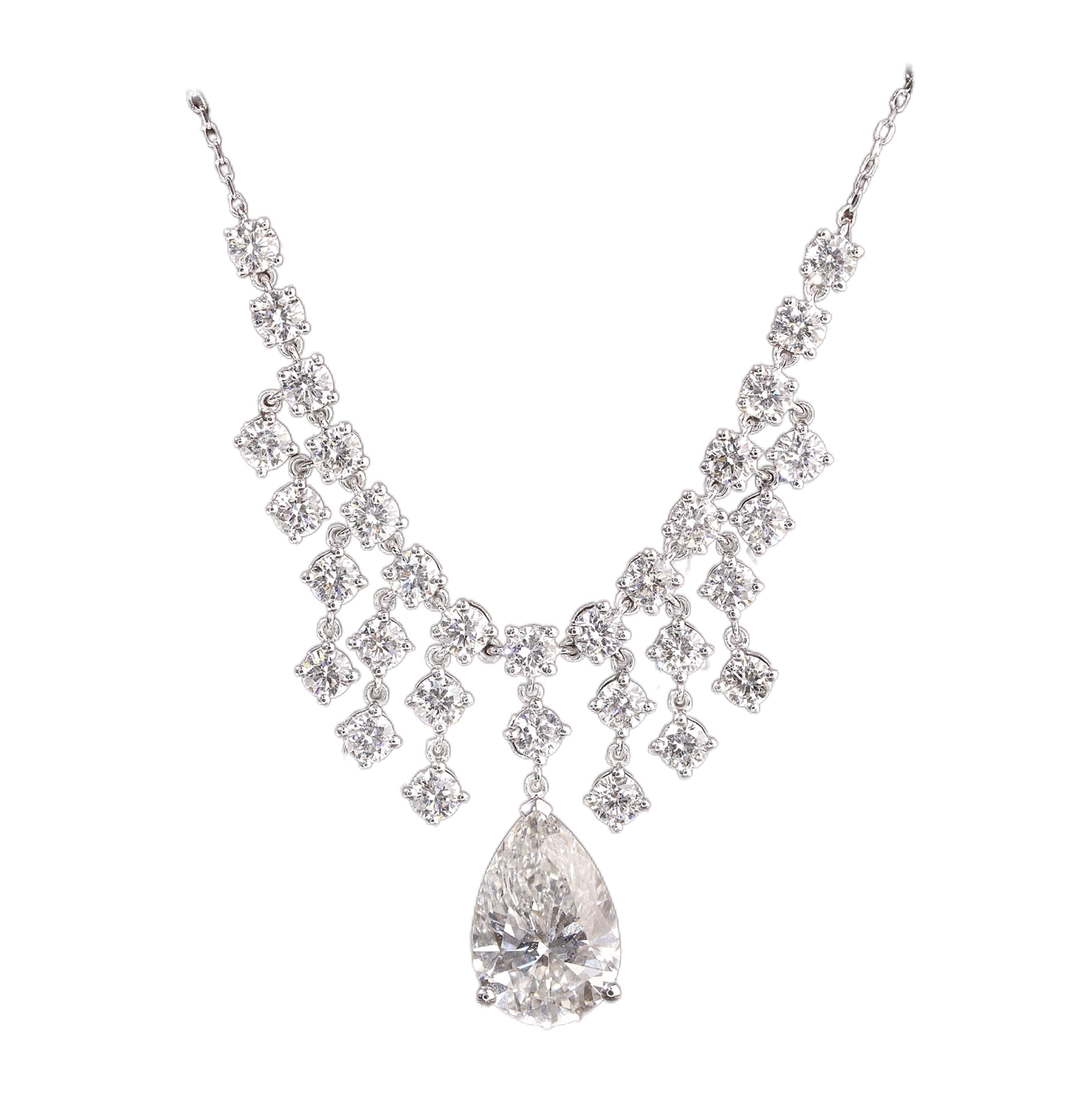 10k gold diamond necklace with a lab-grown diamond of 5.8ct