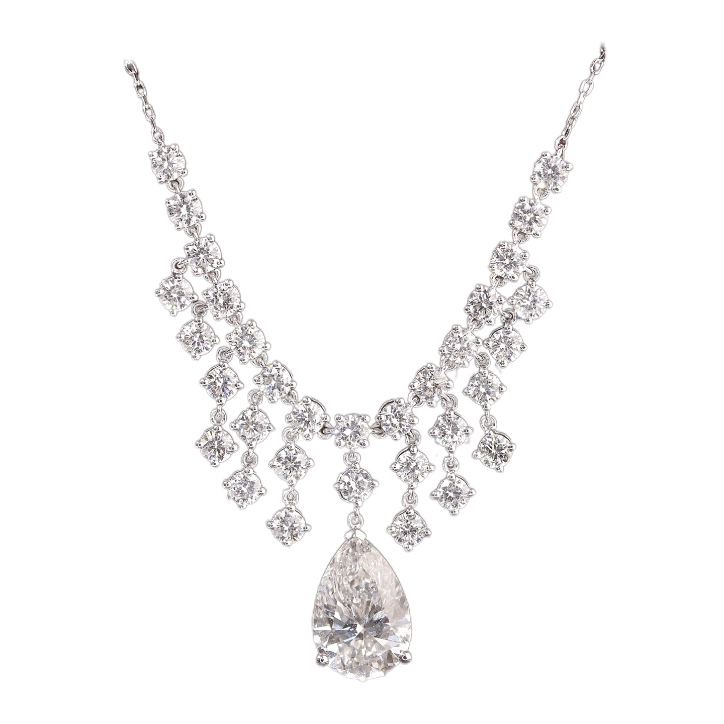 10k gold diamond necklace with a lab-grown diamond of 5.8ct