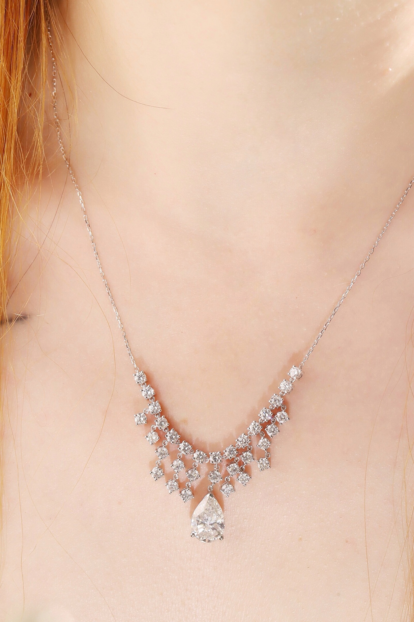 10k gold diamond necklace with a lab-grown diamond of 5.8ct