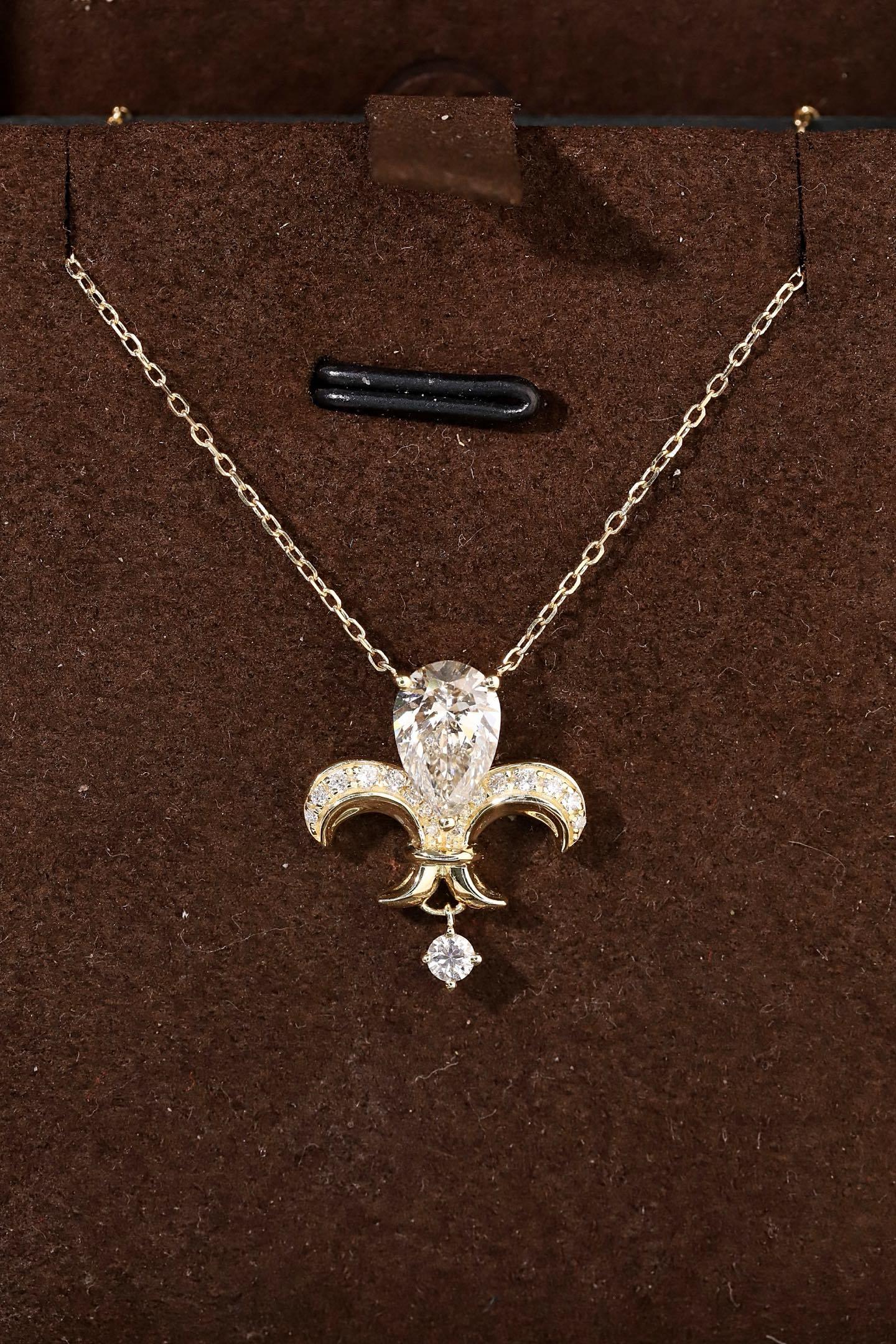 10k gold diamond necklace with a lab-grown diamond of 1.2ct