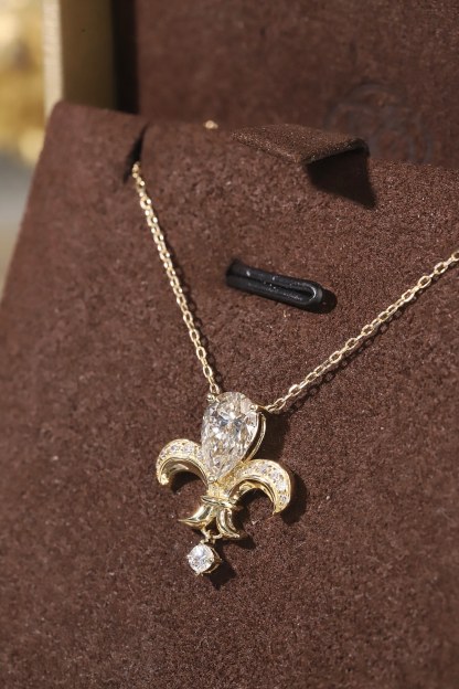 10k gold diamond necklace with a lab-grown diamond of 1.2ct