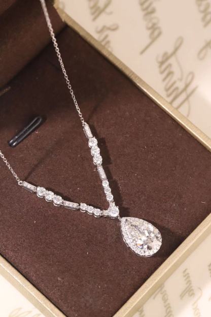 10k gold diamond necklace with a lab-grown diamond of 3ct