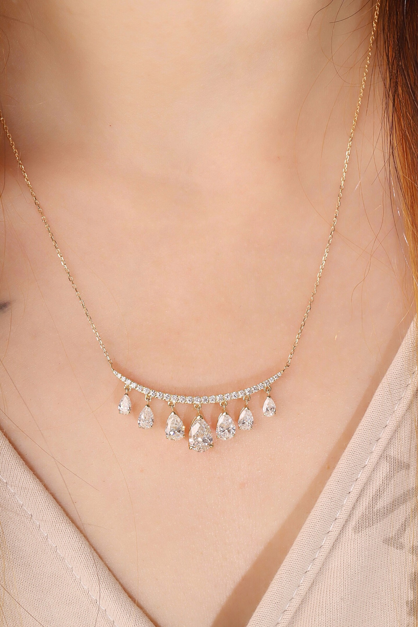 10k gold diamond necklace with a lab-grown diamond of 3.2ct