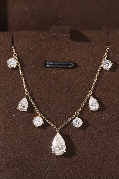 10k gold diamond necklace with a lab-grown diamond of 2.7ct