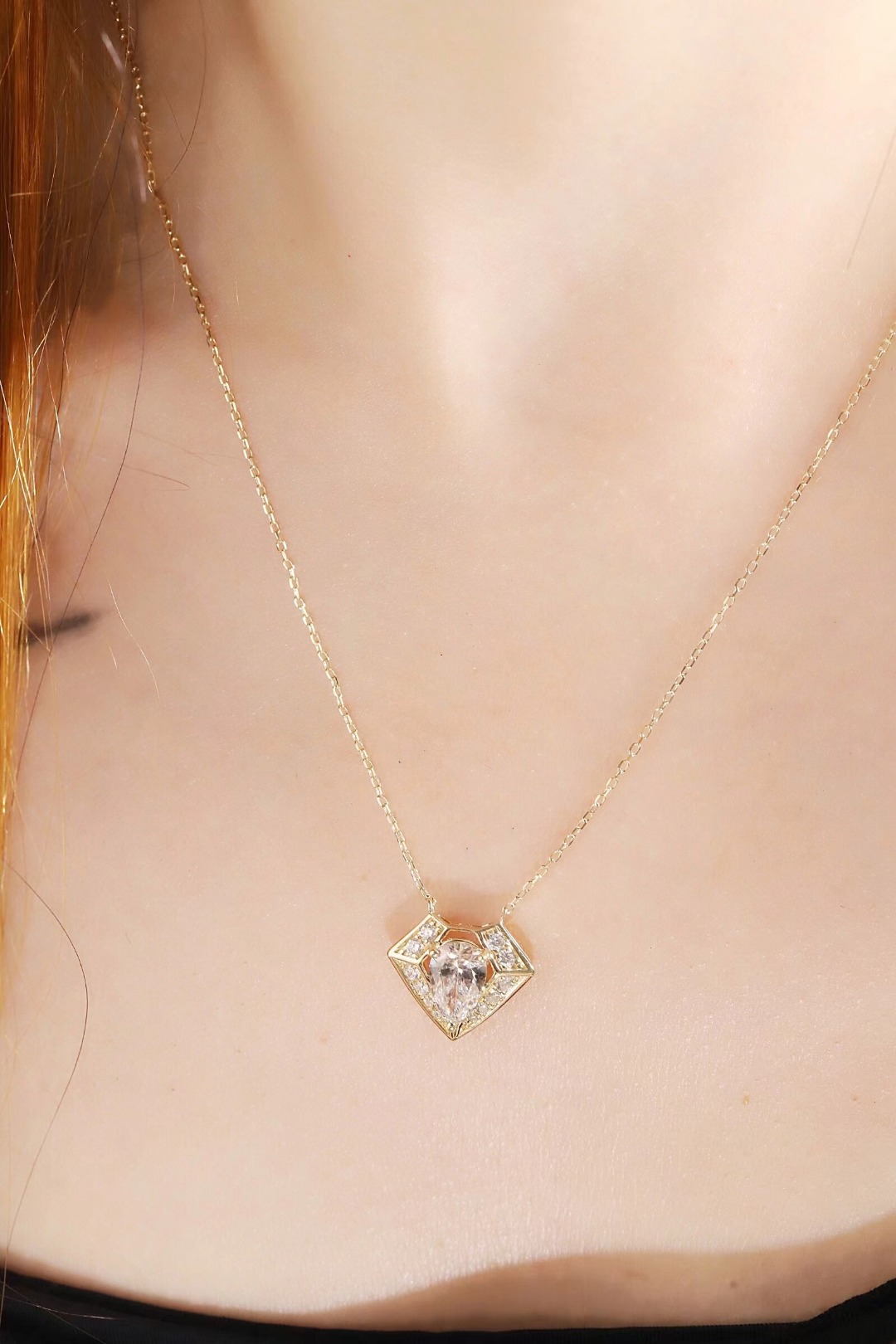 10k gold diamond necklace with a lab-grown diamond of 1.25ct