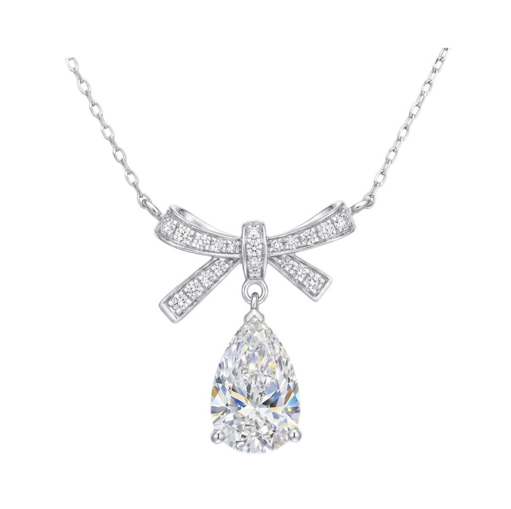 10k gold diamond necklace with a lab-grown diamond of 2.2ct
