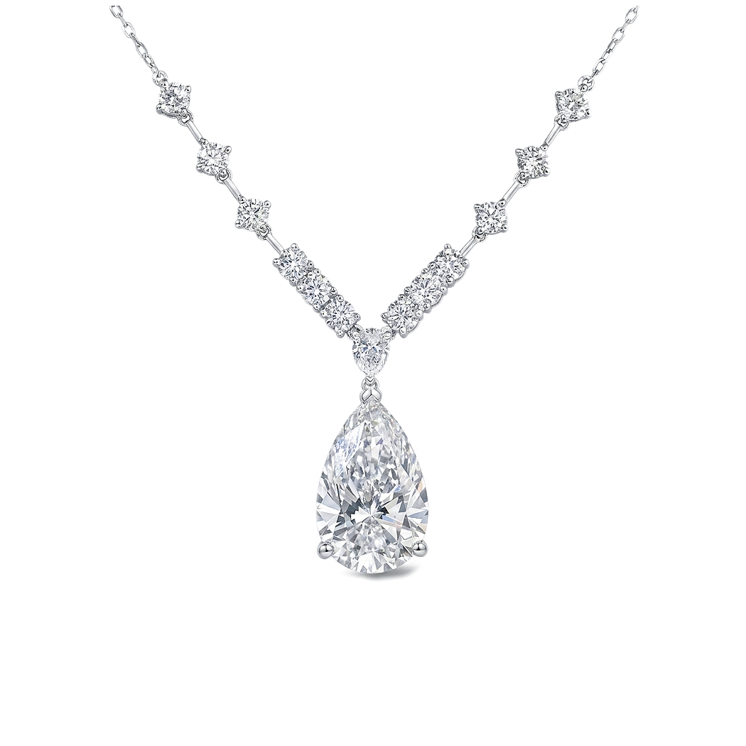 10k gold diamond necklace with a lab-grown diamond of 3.9ct