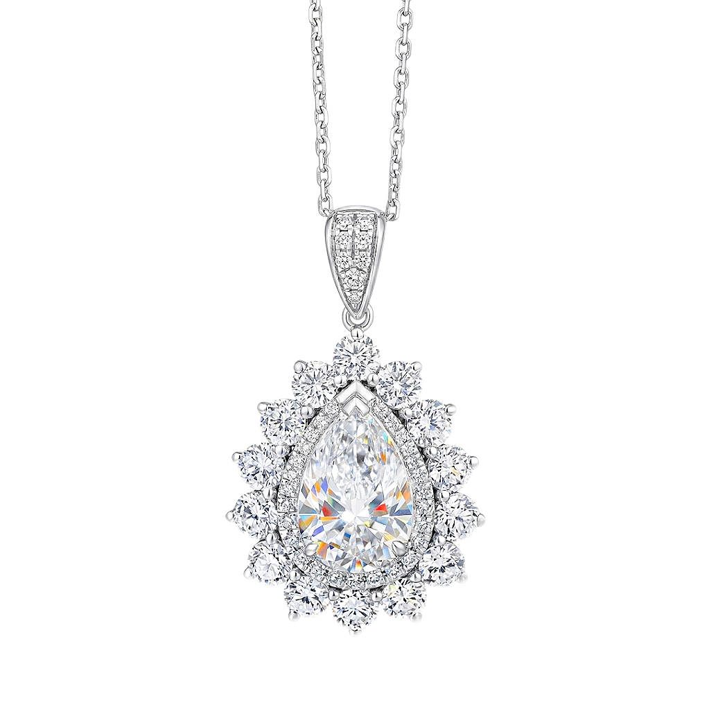 10k gold diamond necklace with a lab-grown diamond of 5.3ct