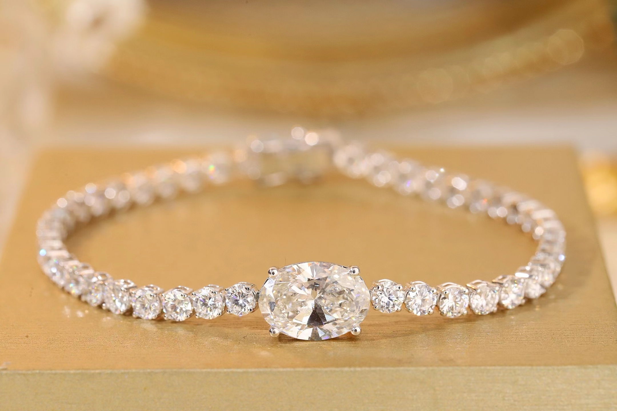 10k Gold Diamond Bracelet with 9.5ct Oval Diamond Bracelet