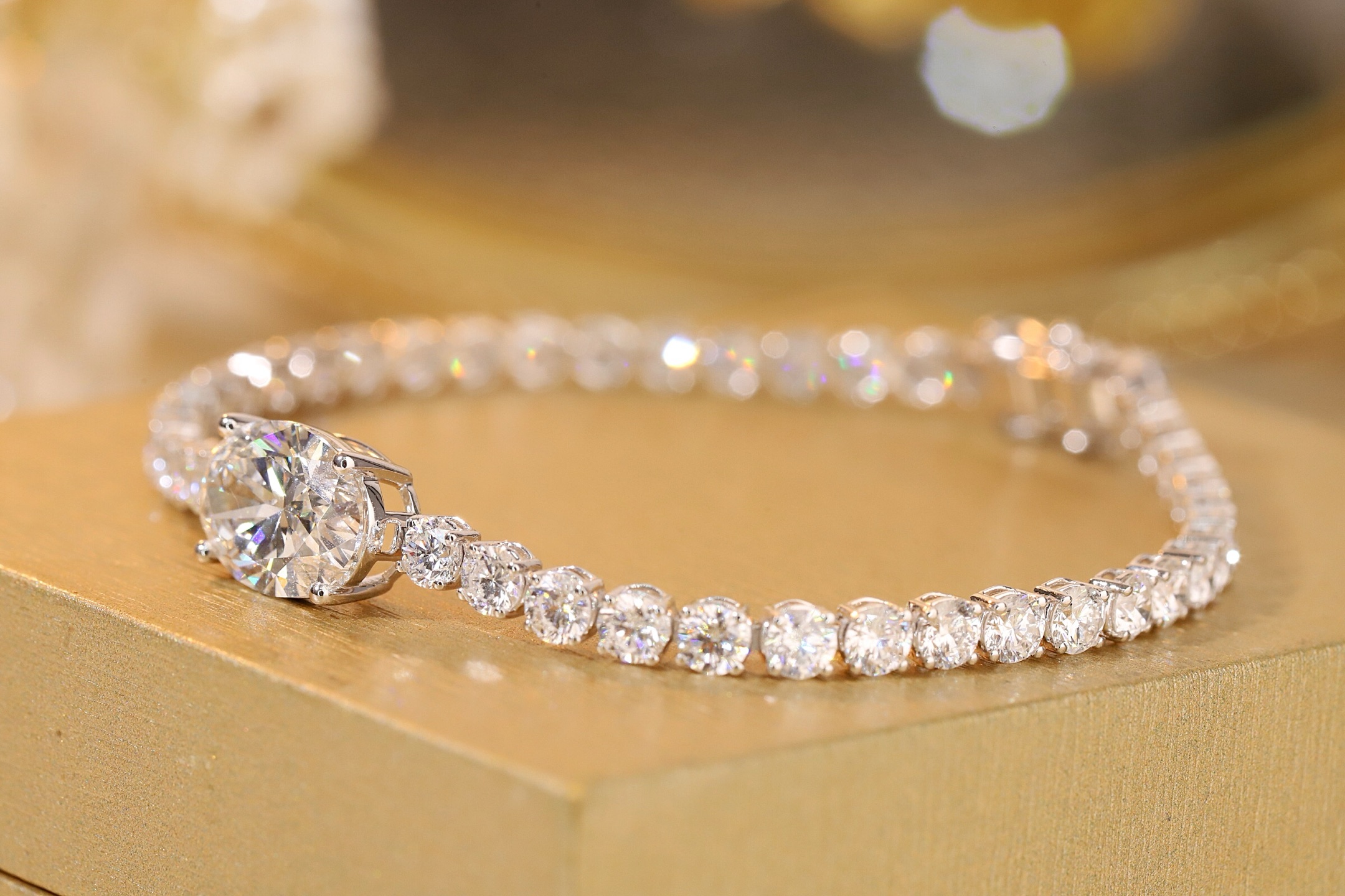10k Gold Diamond Bracelet with 9.5ct Oval Diamond Bracelet