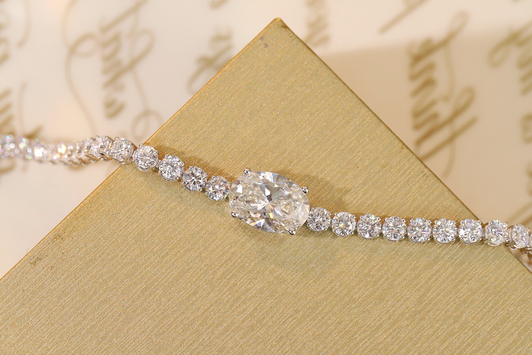 10k Gold Diamond Bracelet with 9.5ct Oval Diamond Bracelet