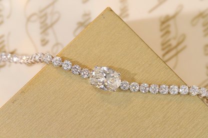 10k Gold Diamond Bracelet with 9.5ct Oval Diamond Bracelet