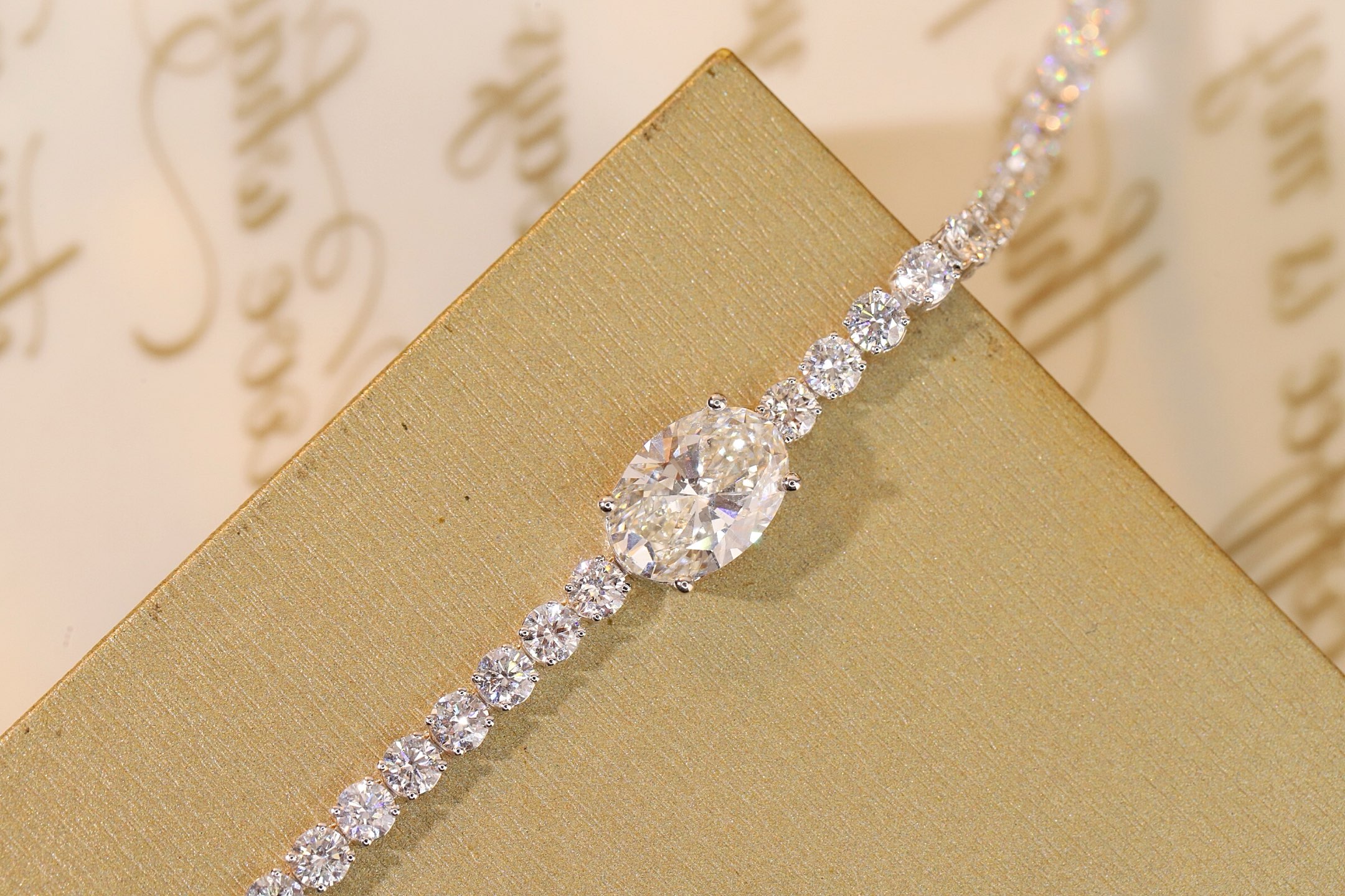 10k Gold Diamond Bracelet with 9.5ct Oval Diamond Bracelet