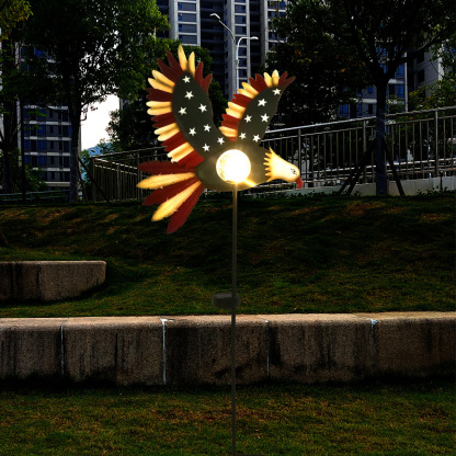 Solar-powered lamp Bald eagle Courtyard garden flower stand