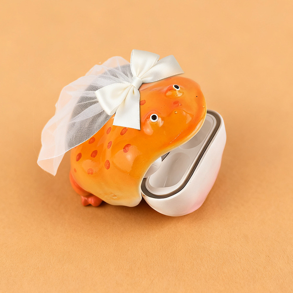 🎁SELLING FAST! 🔥 70K+ SOLD -🐸 Frog Protective Case: Playful Luxury for AirPods