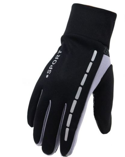 Multi-scenario Protective Gloves: From snowy mountains to factory floors, safeguarding every task you undertake.