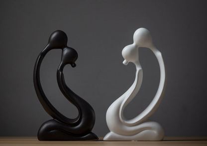 Porcelain Charm: Each Piece is an Artistic Footnote to Life