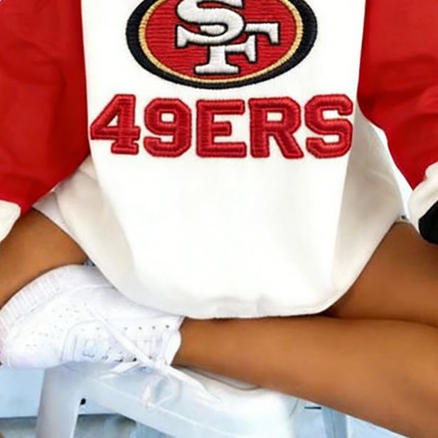 [Copy]Women's Vintage San Francisco 49ers Football Embroidery V-Neck Long-Sleeved Sweatshirt