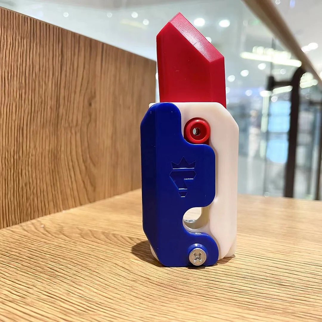 🔥2023 Hot Sale🔥3D Gravity Carrot Knife Decompression Toy