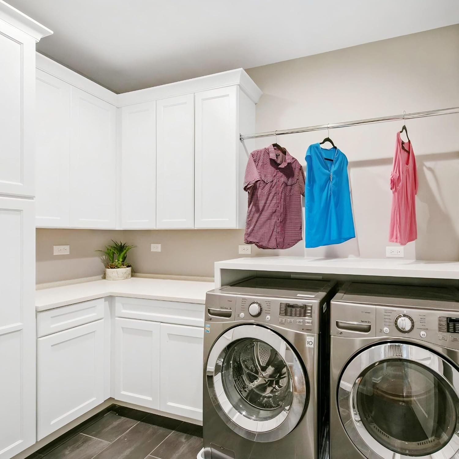 White Shaker RTA Kitchen Cabinet with Soft-Close Doors SB30