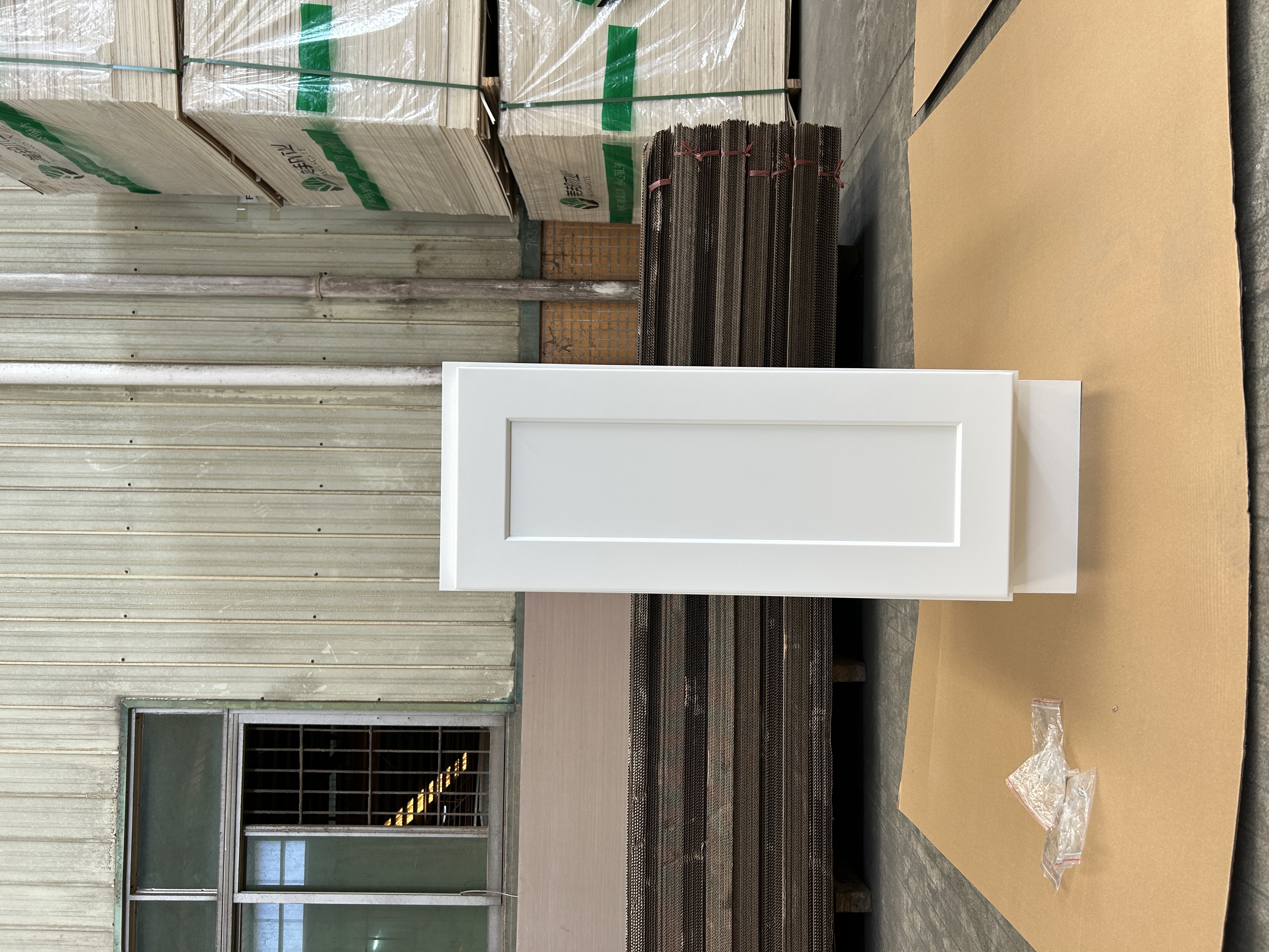 White Shaker RTA Kitchen Cabinet Spicy Rack Cabinet B12POUT