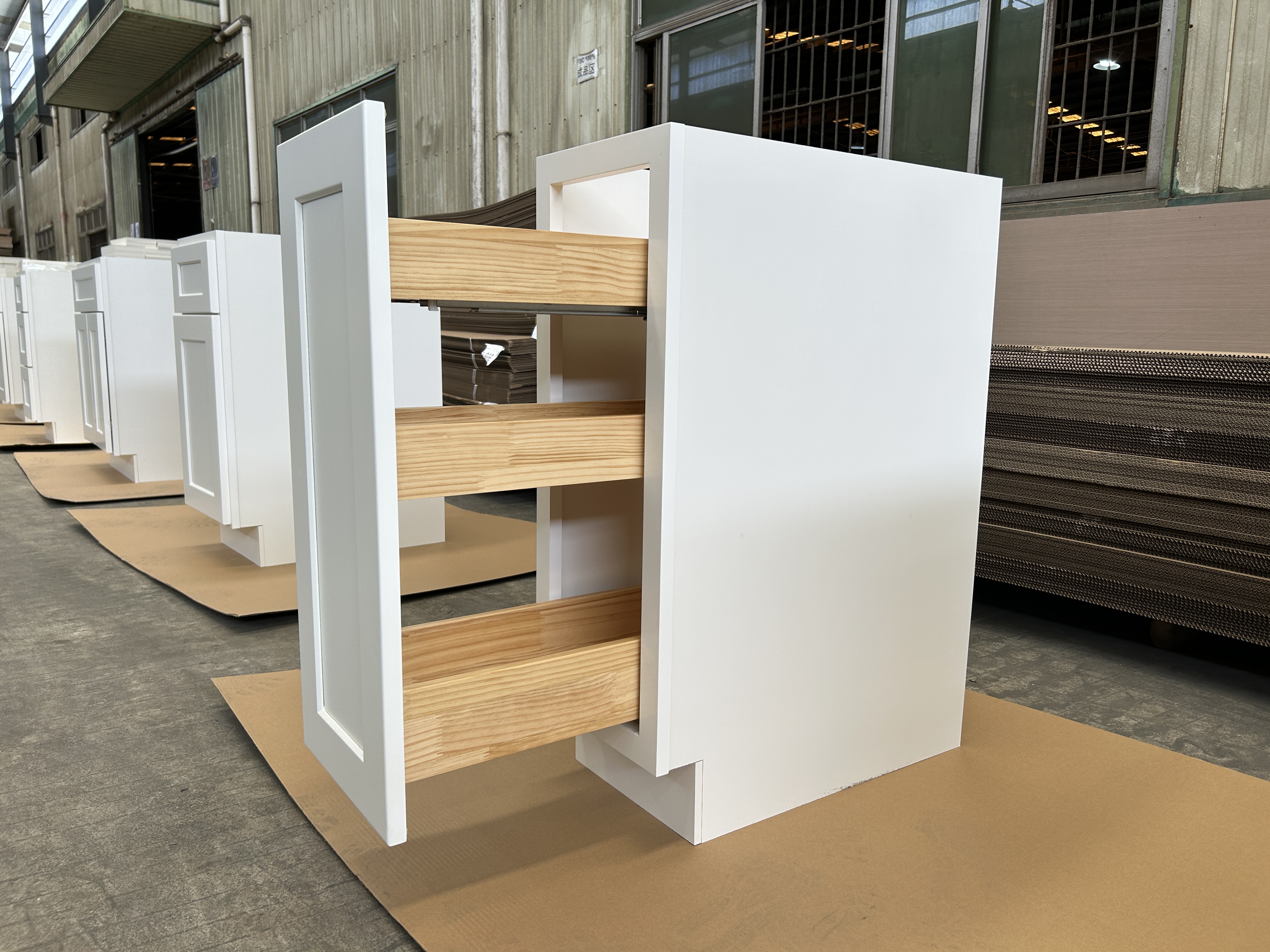 White Shaker RTA Kitchen Cabinet Spicy Rack Cabinet B12POUT