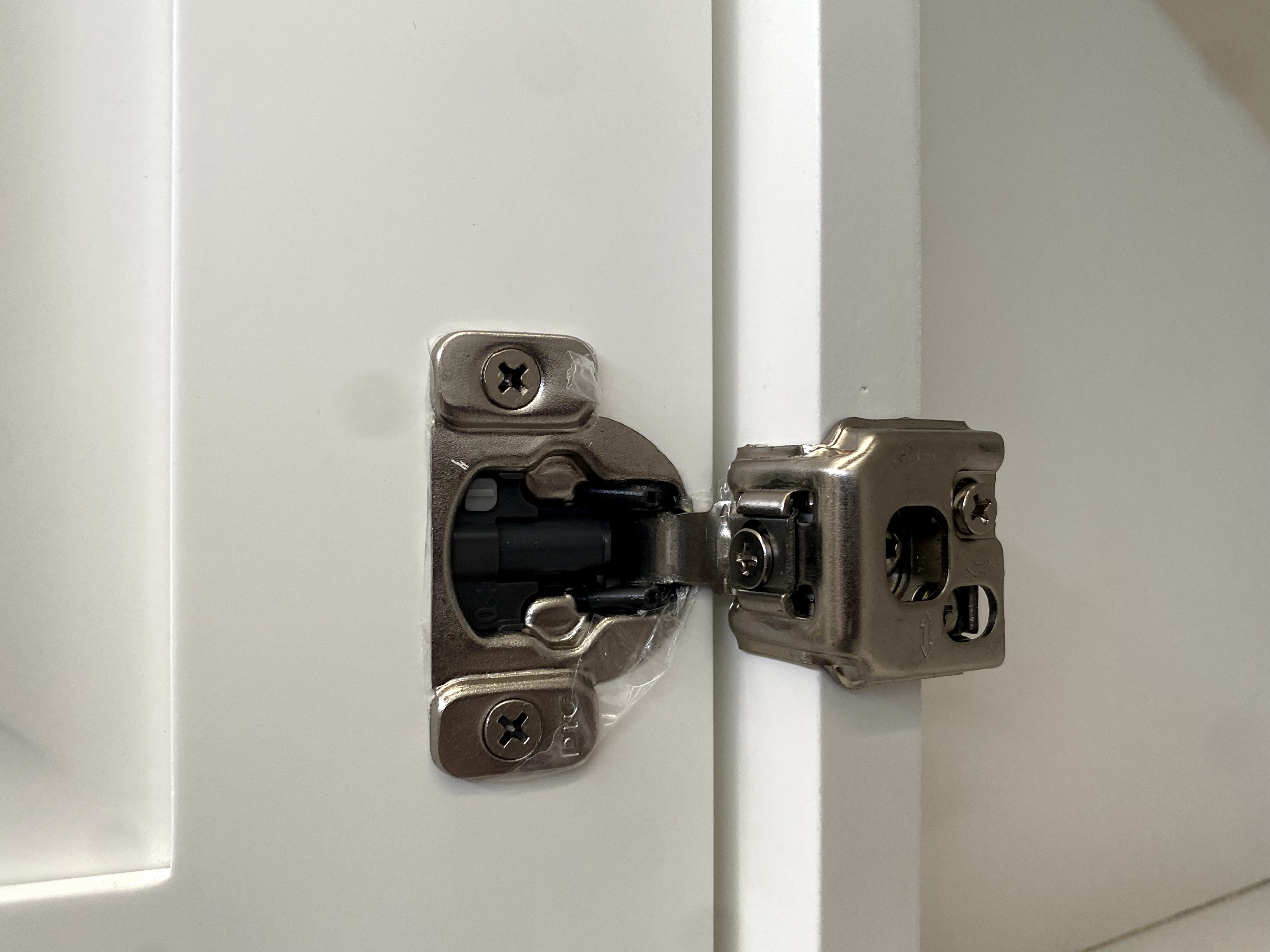 White Shaker RTA Kitchen Cabinet Pantry Wall Cabinet PW245424