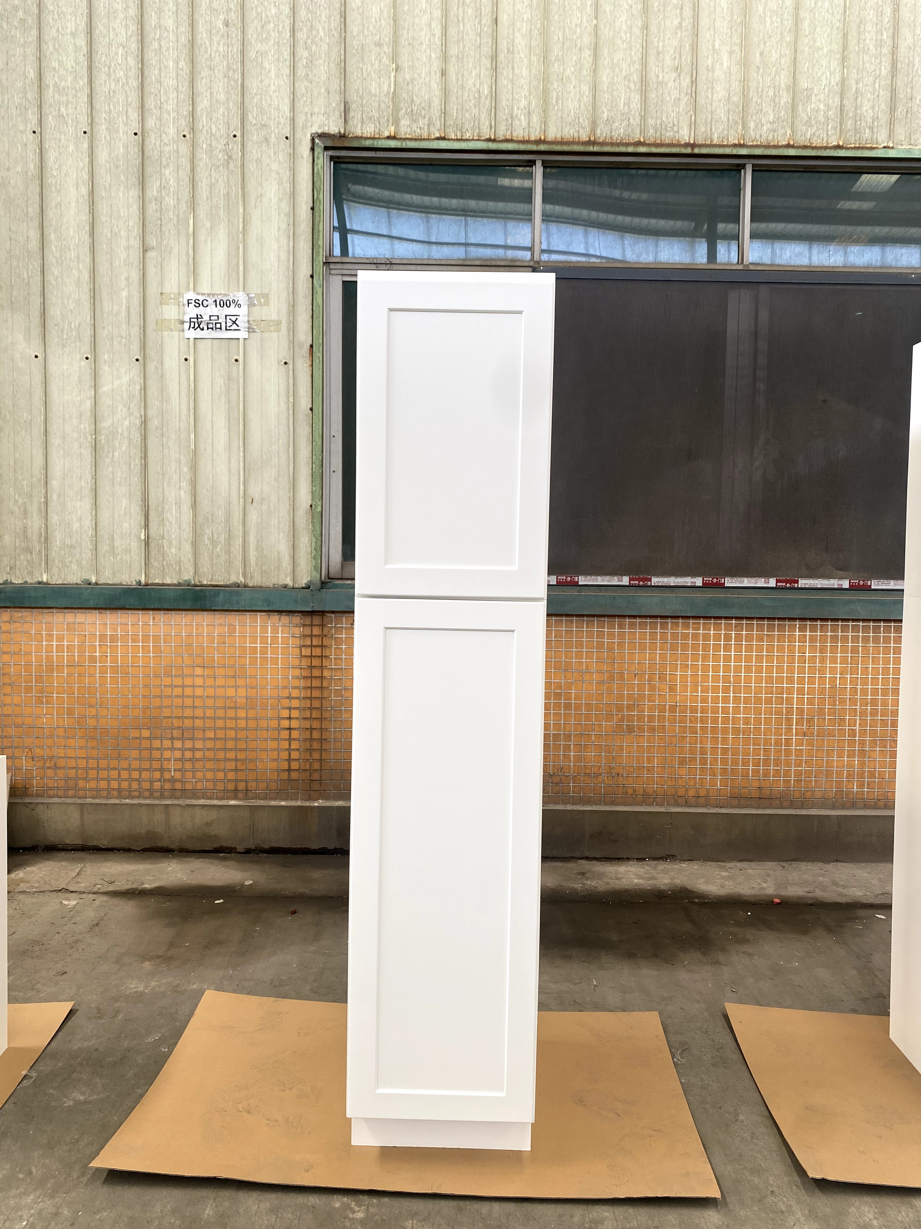 White Shaker RTA Kitchen Cabinet Pantry Wall Cabinet PW185424