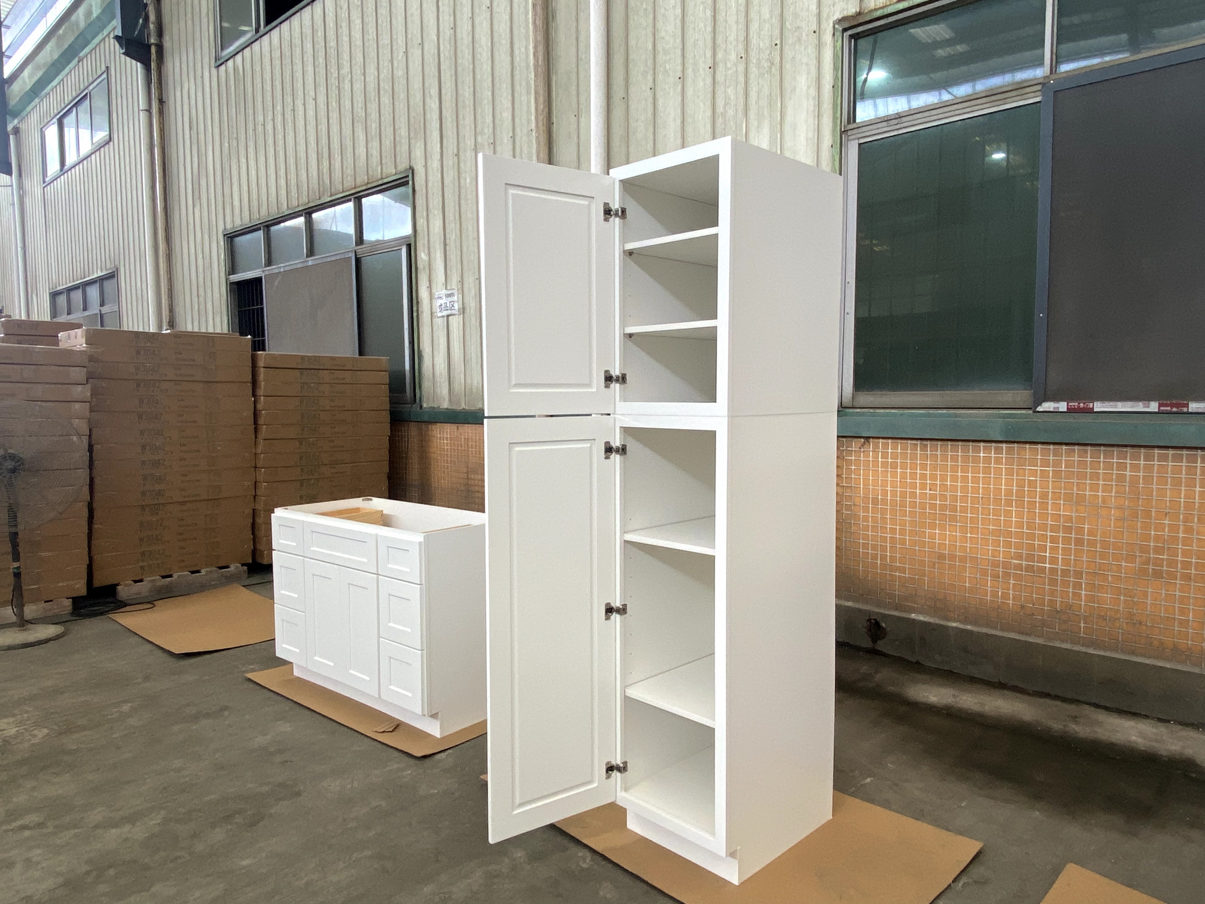 White Shaker RTA Kitchen Cabinet Pantey Wall Cabinet PW183024